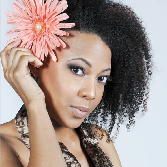 Meet your Posher, Brandi - Picture 1 of 2